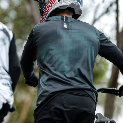 🚵‍♂️🔥 Kit Leatt MTB Gravity 1.0 Szymon Godziek – Estilo y rendimiento al nivel de los pros 💪🌄