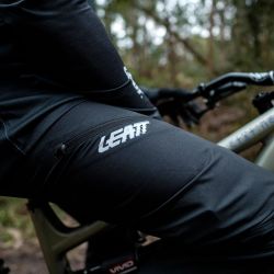🚵‍♂️🔥 Kit Leatt MTB Gravity 1.0 Szymon Godziek – Estilo y rendimiento al nivel de los pros 💪🌄