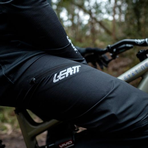 🚵‍♂️🔥 Kit Leatt MTB Gravity 1.0 Szymon Godziek – Estilo y rendimiento al nivel de los pros 💪🌄