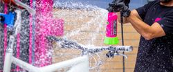 Kit Limpiador Bici Muc-Off Punk Powder + Botella "For Life" (4 Unidades)