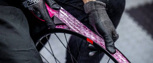 Kit Muc-Off Tubeless Ultimate Carretera 60 mm 🚴‍♂️💨 | Montaje Fácil y Máxima Protección 🚀🛡️
