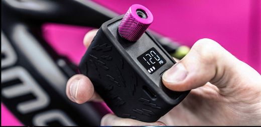🔋🚲 Mini Hinchador Eléctrico Muc-Off AirMach Pro 120 PSI | Bomba Compacta para Válvulas Presta, Schrader y Big Bore 🚴‍♂️⚡️