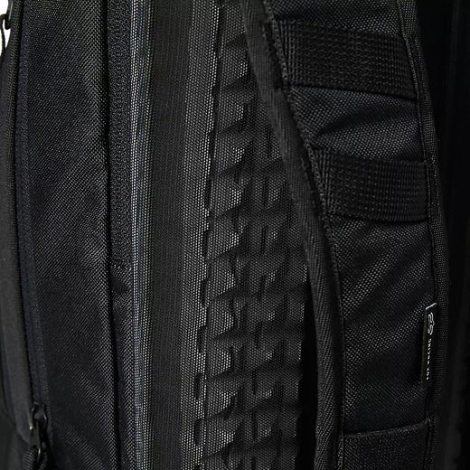 Mochila de Hidratación 18L Fox Utility Grande Negra | Hidratación y Comodidad en tus Rutas Más Exigentes 🚴‍♂️🏍️