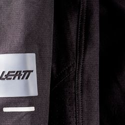 🚵‍♂️⚫ Pantalón Corto Leatt MTB Gravity 2.0 Jr Negro – Máxima libertad y protección para jóvenes riders 💨🔥