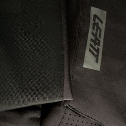 🖤🚵‍♂️ Pantalón Corto Leatt MTB Gravity 4.0 Negro Ghost – Comodidad, estilo y control en cada ruta ⚡🔥