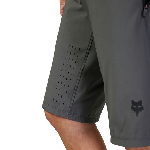 🩳🚵‍♂️ Pantalón Corto Fox Defend Gris – Resistencia y Rendimiento para MTB y Enduro 🦊🔥