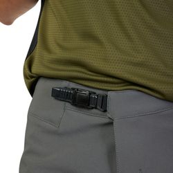 🩳🚵‍♂️ Pantalón Corto Fox Defend Gris – Resistencia y Rendimiento para MTB y Enduro 🦊🔥