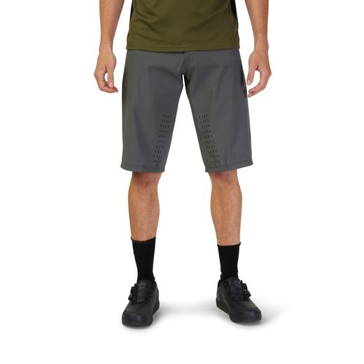 🩳🚵‍♂️ Pantalón Corto Fox Defend Gris – Resistencia y Rendimiento para MTB y Enduro 🦊🔥