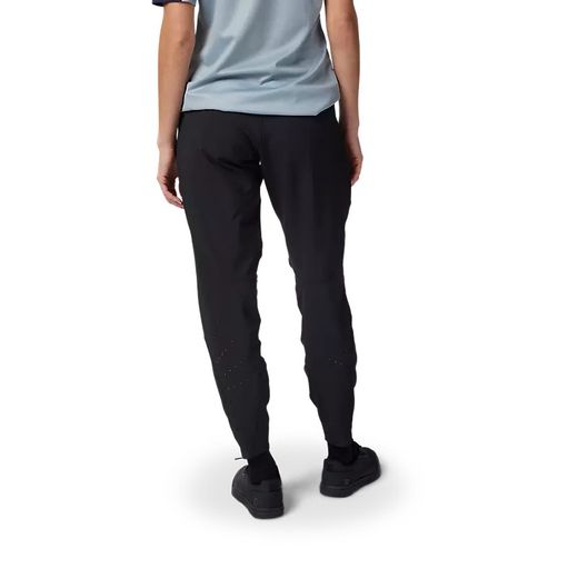 👖🖤 Pantalón Fox Defend Mujer – Rendimiento, Durabilidad y Estilo para MTB 🚵‍♀️✨