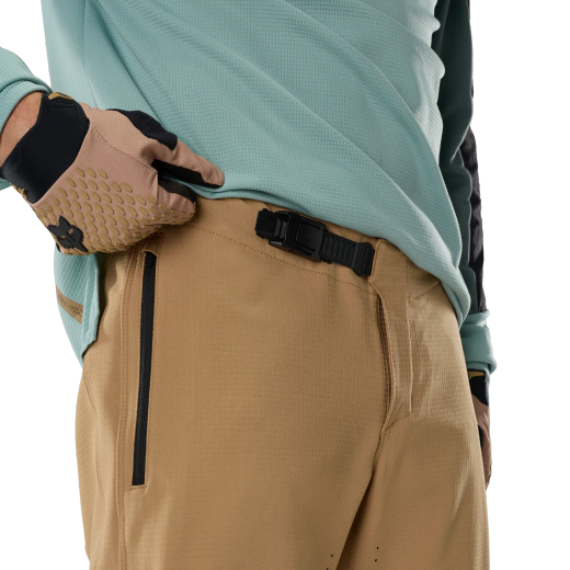 👖⚫ Pantalón Fox Defend – Rendimiento y Resistencia para MTB 🚵‍♂️💨