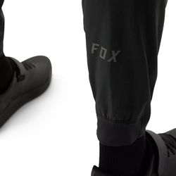 👖⚫ Pantalón Fox Flexair Pro Fire Alpha® – Máximo Rendimiento y Protección para MTB 🔥🚴‍♂️