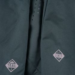 💚🚴‍♀️ Pantalón Largo Leatt MTB Trail 2.0 Verde Spruce | Comodidad y protección en tus rutas 🌟