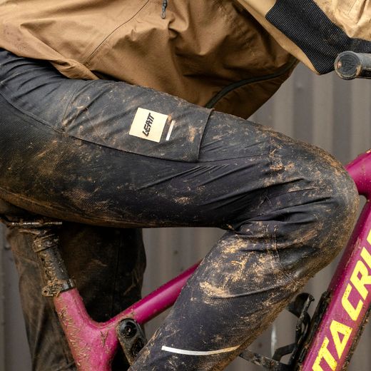 ⚫🚵‍♀️ Pantalón Leatt MTB HydraDri 3.0 Mujer Negro – Protección y confort en cada ruta 🌧️💨
