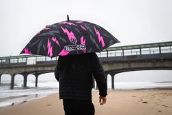 Paraguas Muc-Off Bolt 🌩️ | Diseño Deportivo, Resistente al Viento y Compacto