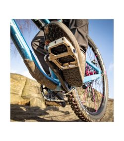 🚴‍♂️ PEDALES RENTHAL REVO-F DORADOS – Máximo Agarre y Estilo Premium ✨🔥