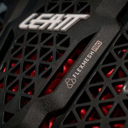 🛡️ Peto Leatt 4.5 Hybrid #S/M (160–172 cm) – Black | Protección Premium para Riders 🏁