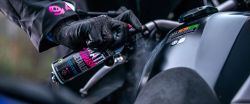 Pistola Muc-Off Acabado Mate 250ml 🚴‍♂️ Protección y Brillo Perfecto 🖤 Sin Marcas