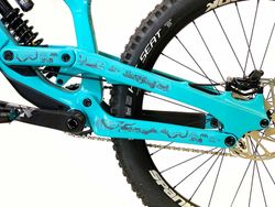 Protector de Cuadro Adicional AMS X - Red Bull Hardline Gris Oscuro