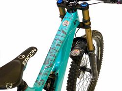 Protector de Cuadro Hardline Adicional AMS X Red Bull - Gris Oscuro