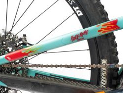 Protector de Cuadro MTB AMS x Red Bull Rampage Frame Guard Extra Freeride Flames 🚵‍♂️
