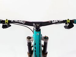 Protector de Manillar AMS Honeycomb - Espíritu de Carrera