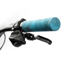 🔵🚵‍♂️ Puños AMS Barcode – Camuflaje Azul  | Agarre seguro y estilo único