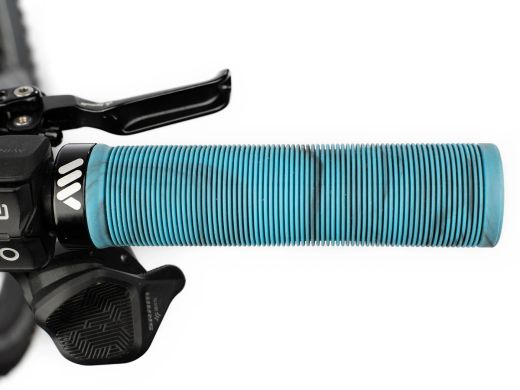 🔵🚵‍♂️ Puños AMS Barcode – Camuflaje Azul  | Agarre seguro y estilo único