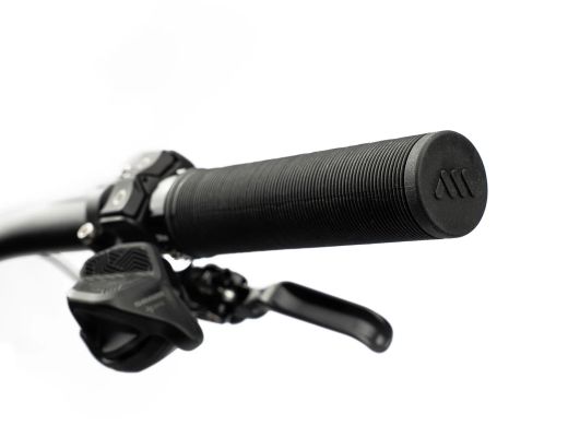 ⚫🚵‍♂️ Puños AMS Barcode – Camuflaje Negro  | Agarre firme y estilo stealth