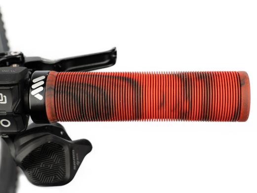 🔴🚵‍♂️ Puños AMS Barcode – Camuflaje Rojo  | Agarre potente y estilo racing