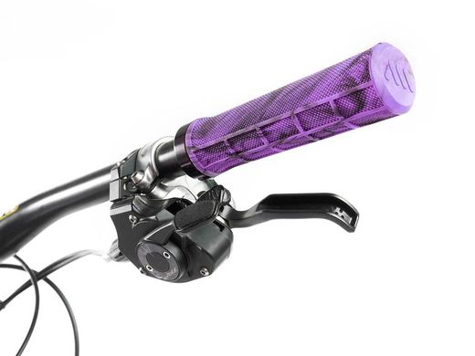 Puños AMS Berm - Camuflaje Morado: Estilo y Rendimiento para tu Bicicleta