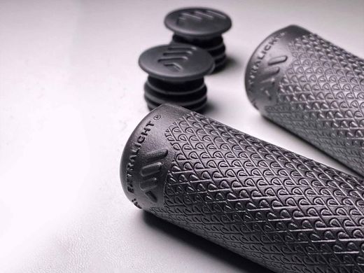 Puños AMS Extraligeros - Negro: Ligereza y Rendimiento Superior para tu Bicicleta
