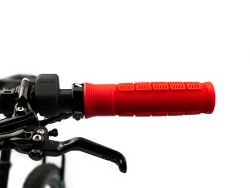 🔴🔥 Puños AMS Rise – Rojos: Agarre, Potencia y Estilo Racing para tu MTB