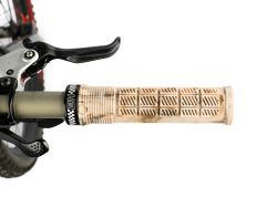 ✋🔥 Puños AMS X Bernard Kerr Rise Grips Sand Camo – Máximo Agarre y Control para MTB