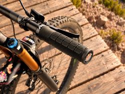 🔥 Puños AMS x Red Bull Rampage Rise 🚵‍♂️ | Puños MTB para Enduro, Trail y Descenso 🏔️
