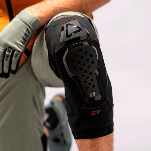 🖤💥 Rodilleras Leatt 6.0 Evo Black – Protección premium y libertad total para tus aventuras en la montaña 🚵‍♂️⚡