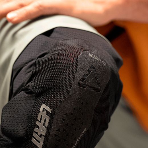 🖤💥 Rodilleras Leatt ReaFlex UltraLite EXT – S Black - Protección avanzada, ultraligera y de alto rendimiento 🚵‍♂️✨