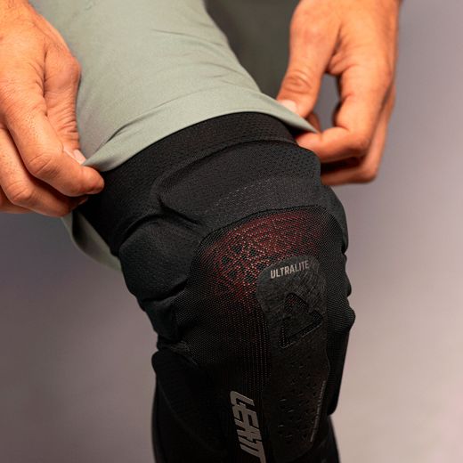🖤💥 Rodilleras Leatt ReaFlex UltraLite EXT – S Black - Protección avanzada, ultraligera y de alto rendimiento 🚵‍♂️✨