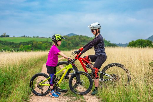 🛡️ Rodilleras Niño Flow Checker Rojo 🔴 | Protección Infantil MTB, Trail y Enduro 🚵‍♂️🔥