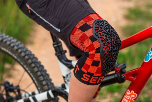 🛡️ Rodilleras Niño Flow Checker Rojo 🔴 | Protección Infantil MTB, Trail y Enduro 🚵‍♂️🔥