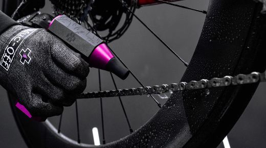 Secador Muc-Off Blow It USB 🔌 Aluminio Negro/Rosa 🖤💖 | Secado Rápido y Eficiente para Tu Bici