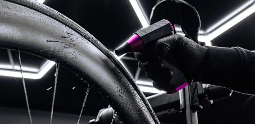 Secador Muc-Off Blow It USB 🔌 Aluminio Negro/Rosa 🖤💖 | Secado Rápido y Eficiente para Tu Bici