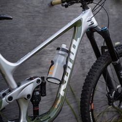 🖤🚴‍♂️ Portabidón Sidetrack Cage Right/Left Black  💧 Hidratación siempre a mano, derecha o izquierda