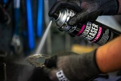 Spray Muc-Off Desengrasante Secado Rápido 750 ml | Limpieza Eficaz para Transmisión y Componentes