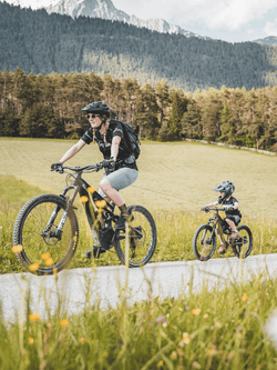 🚴‍♂️ TRAX PRO  Sistema de Remolque Profesional para Bicicletas | Seguridad y Rendimiento en Rutas Extremas