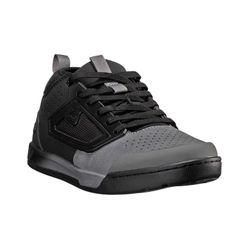 👟🖤🚵‍♂️ Zapatillas Leatt Flat 3.0 Stealth: Rendimiento, Comodidad y Estilo para Ciclistas Exigentes